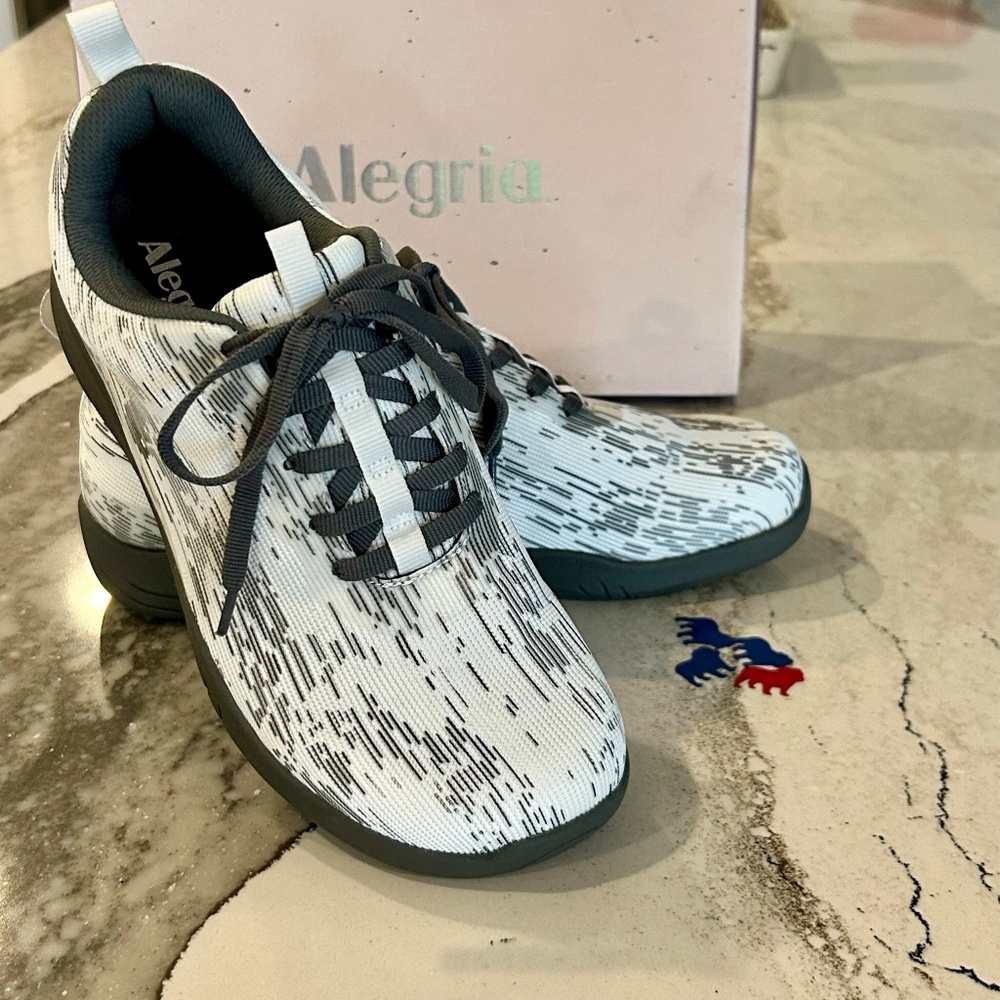 Alegria N8ture Slip on Sneakers - White / Gray - EU 39 / US 9 - Brand new in box